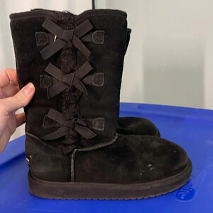 Black Koolaburra Ugg boots with ribbons size 1 -S6